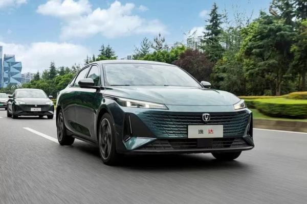Старт продаж нового седана Changan Lamore